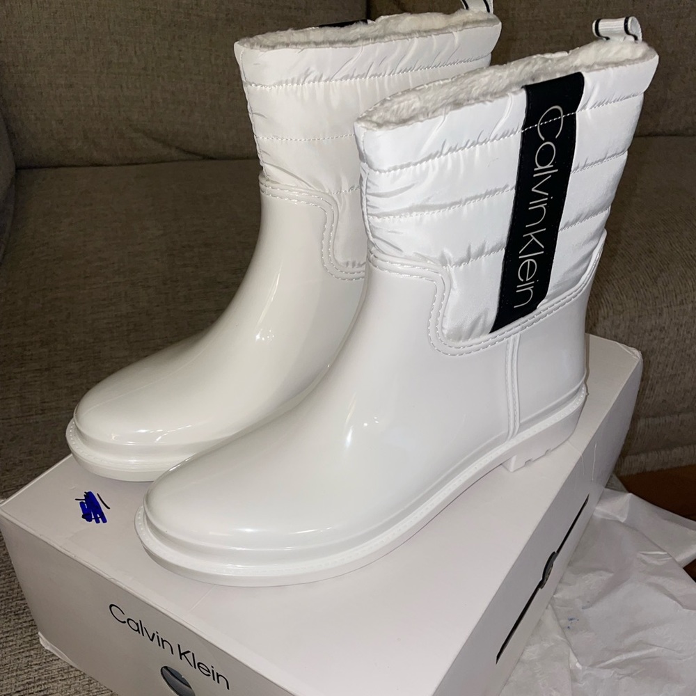 W white black Calvin Klein Snow boot brand new still in plastic 9m